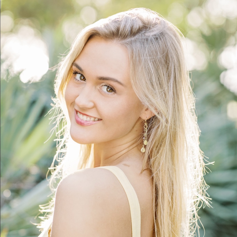 Meet your Posher, Lily